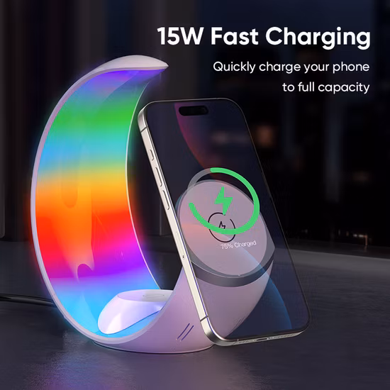 Multifunktionales kabelloses Ladegerät, Wecker, Lautsprecher, APP-Steuerung, RGB-Nachtlicht, Aufladen
